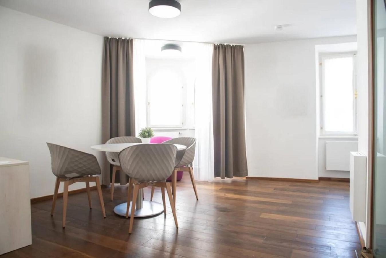 Goldene Pastete - Urban Luxury Apartment